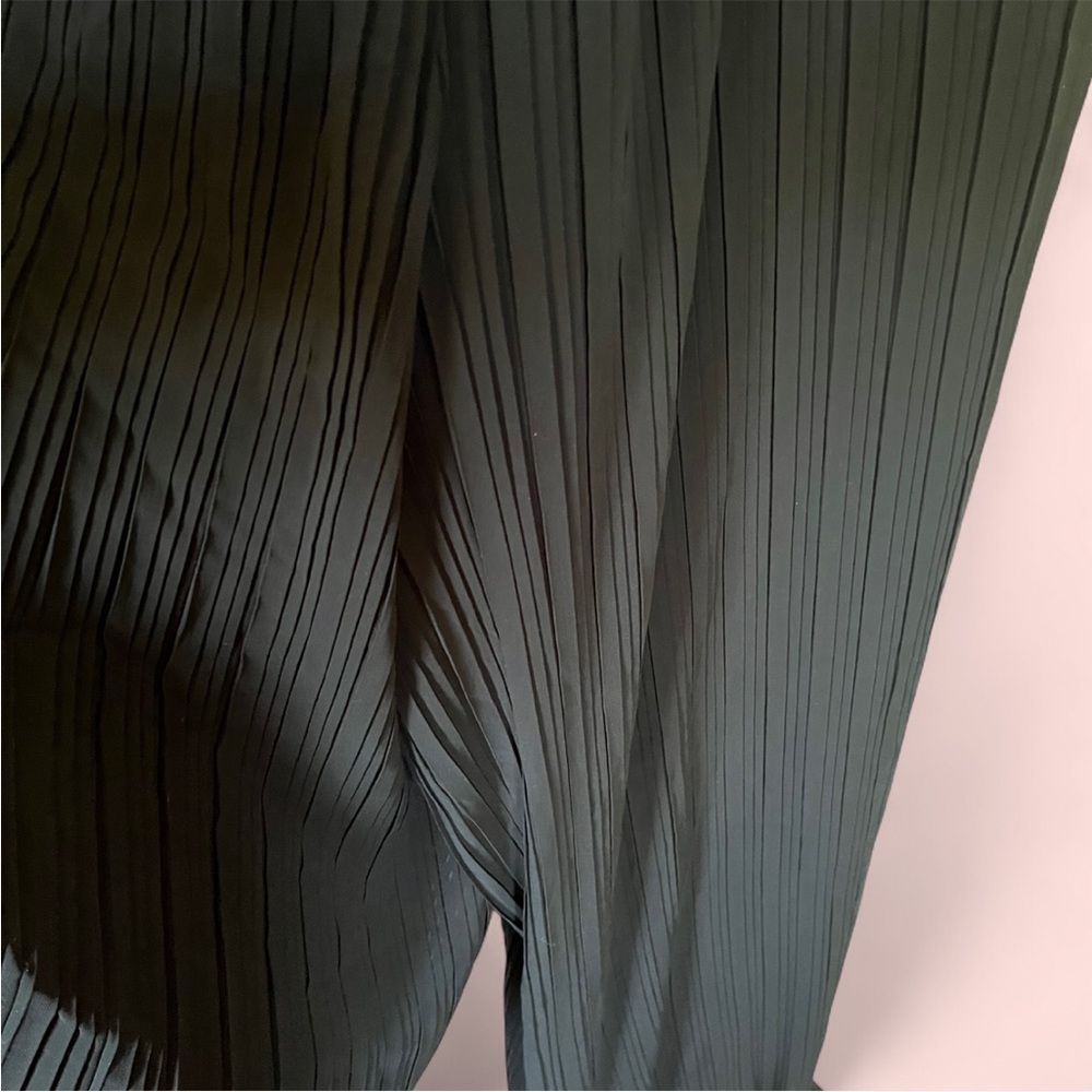 Black Pleated Midi Jumpsuit for Cocktail Events - Picture 6 of 7